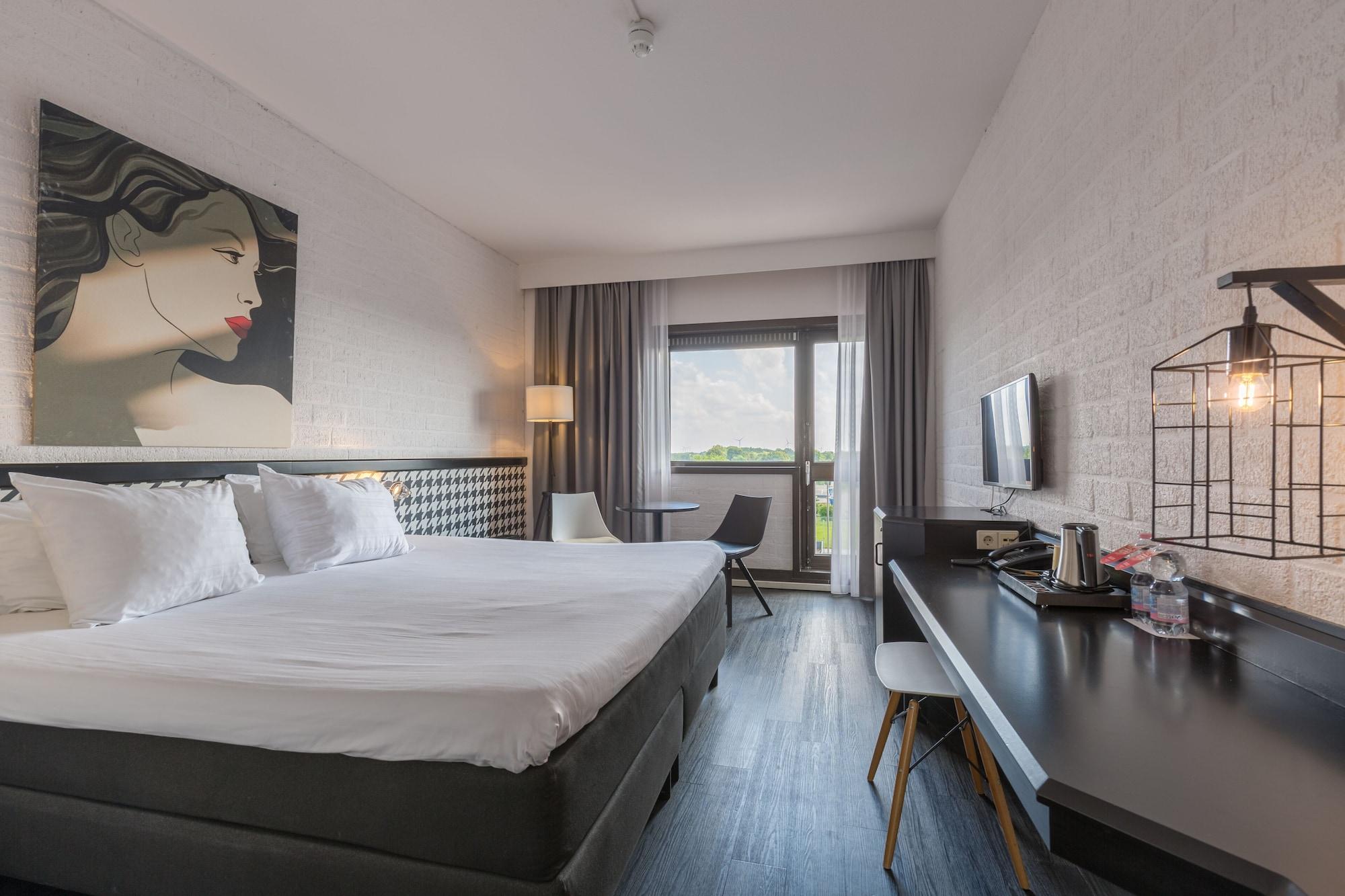 Leonardo Hotel Lelystad City Center Bagian luar foto