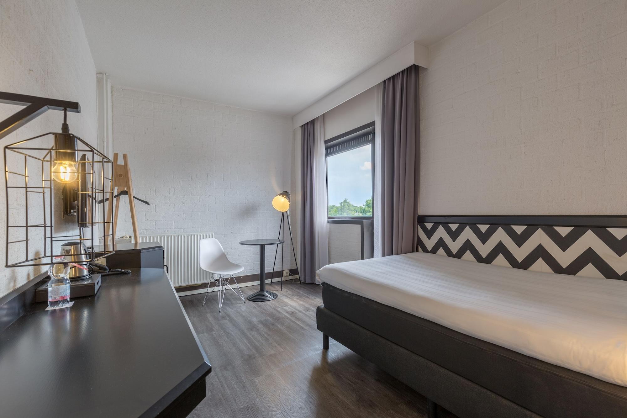 Leonardo Hotel Lelystad City Center Bagian luar foto