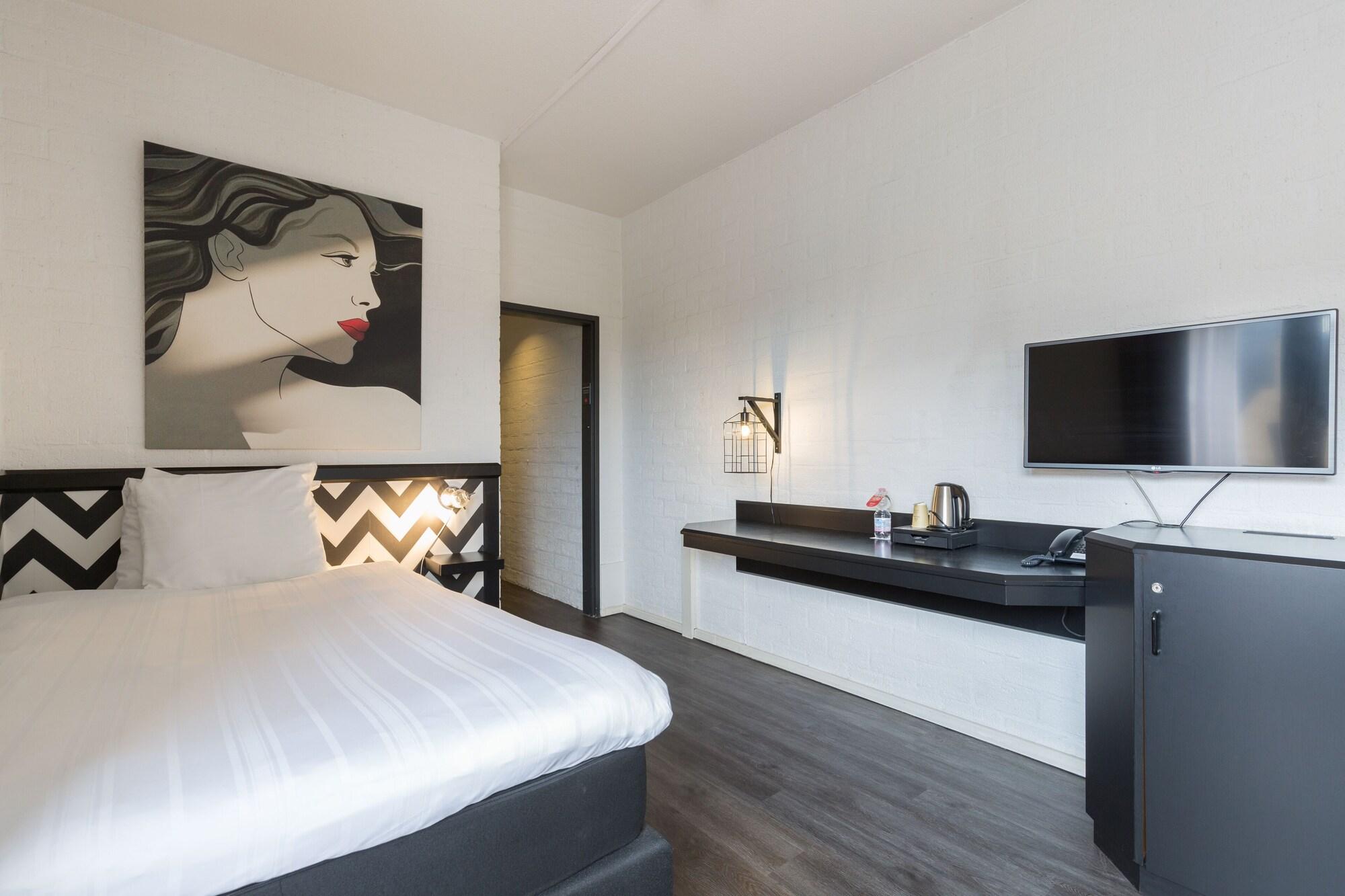 Leonardo Hotel Lelystad City Center Bagian luar foto