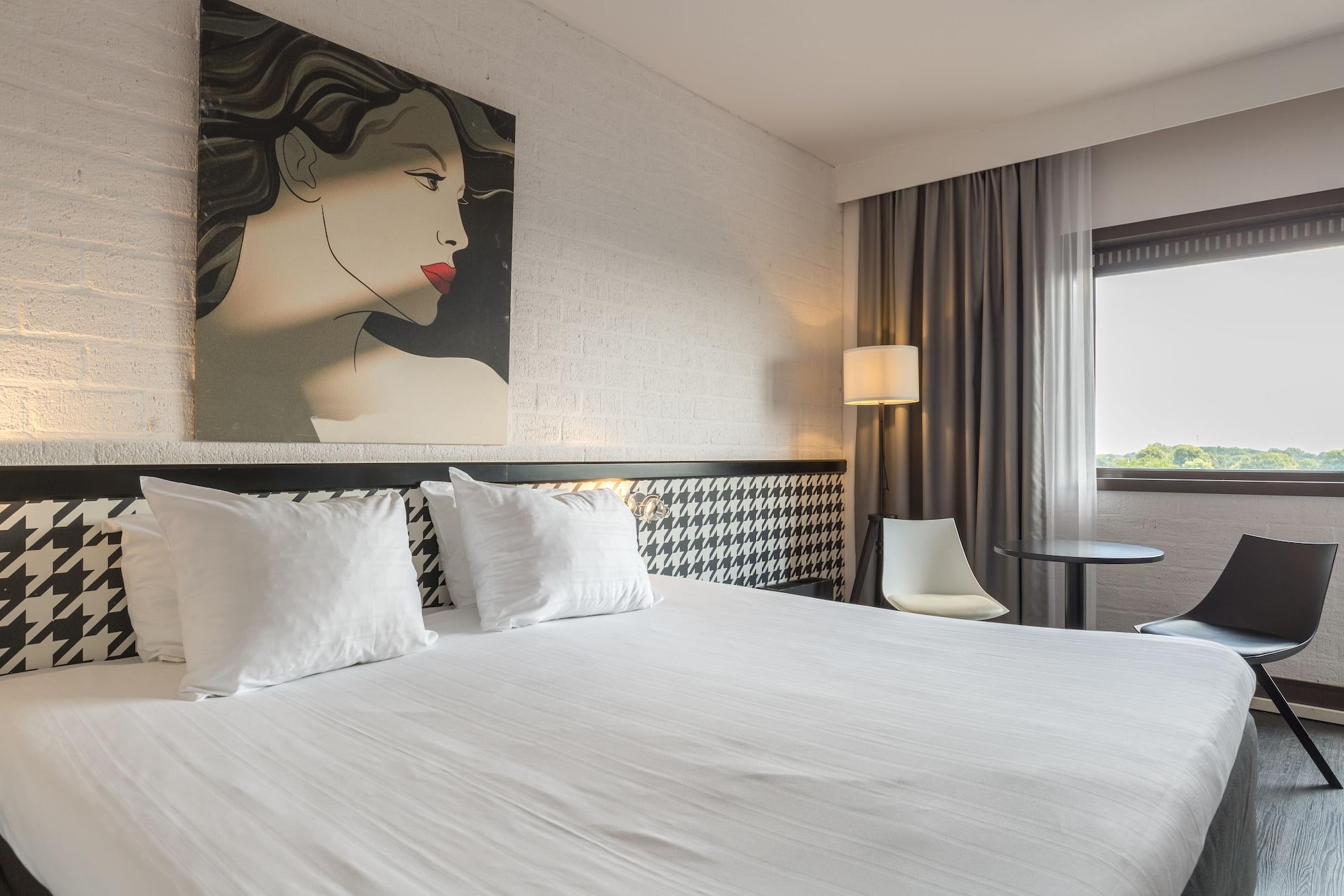 Leonardo Hotel Lelystad City Center Bagian luar foto
