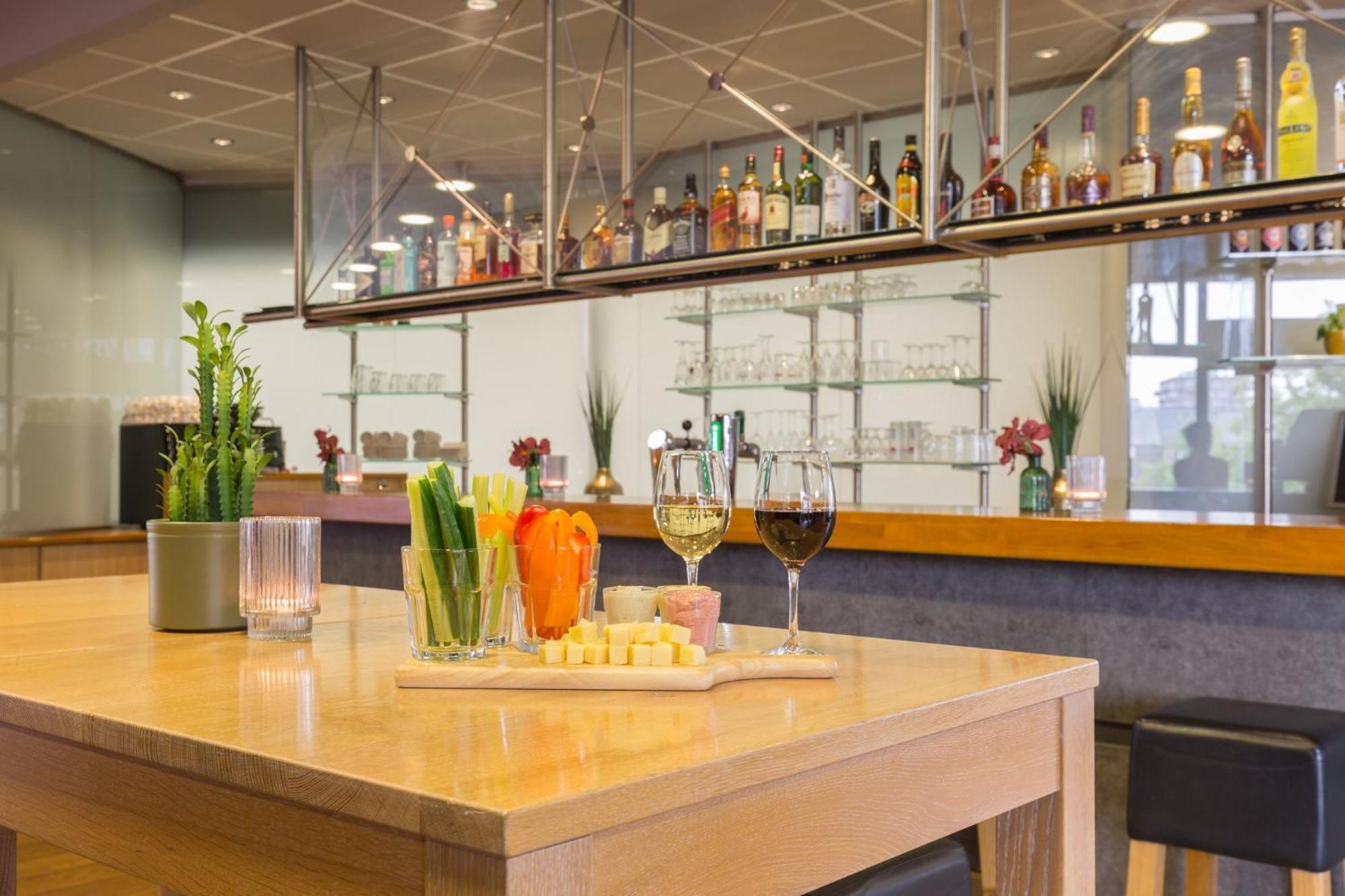 Leonardo Hotel Lelystad City Center Bagian luar foto